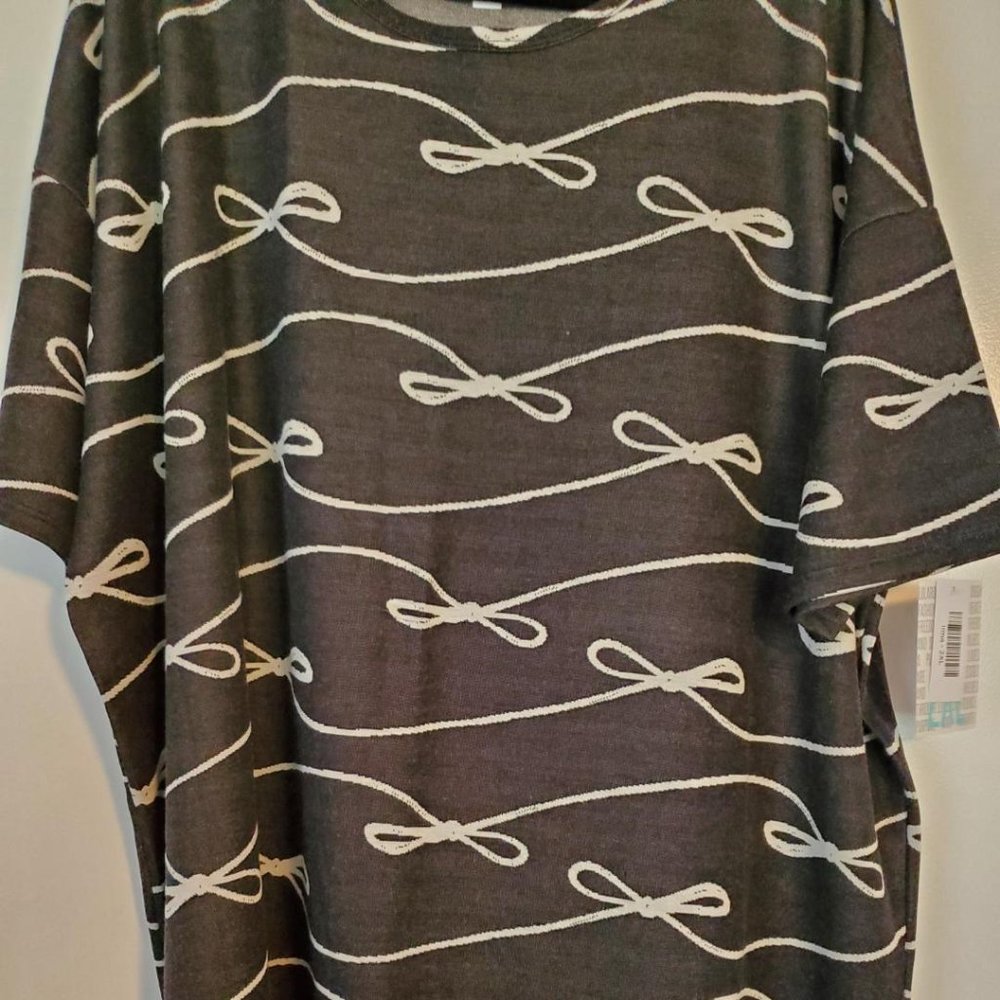 NWT LuLaRoe 2XL Irma shirt in black/cream